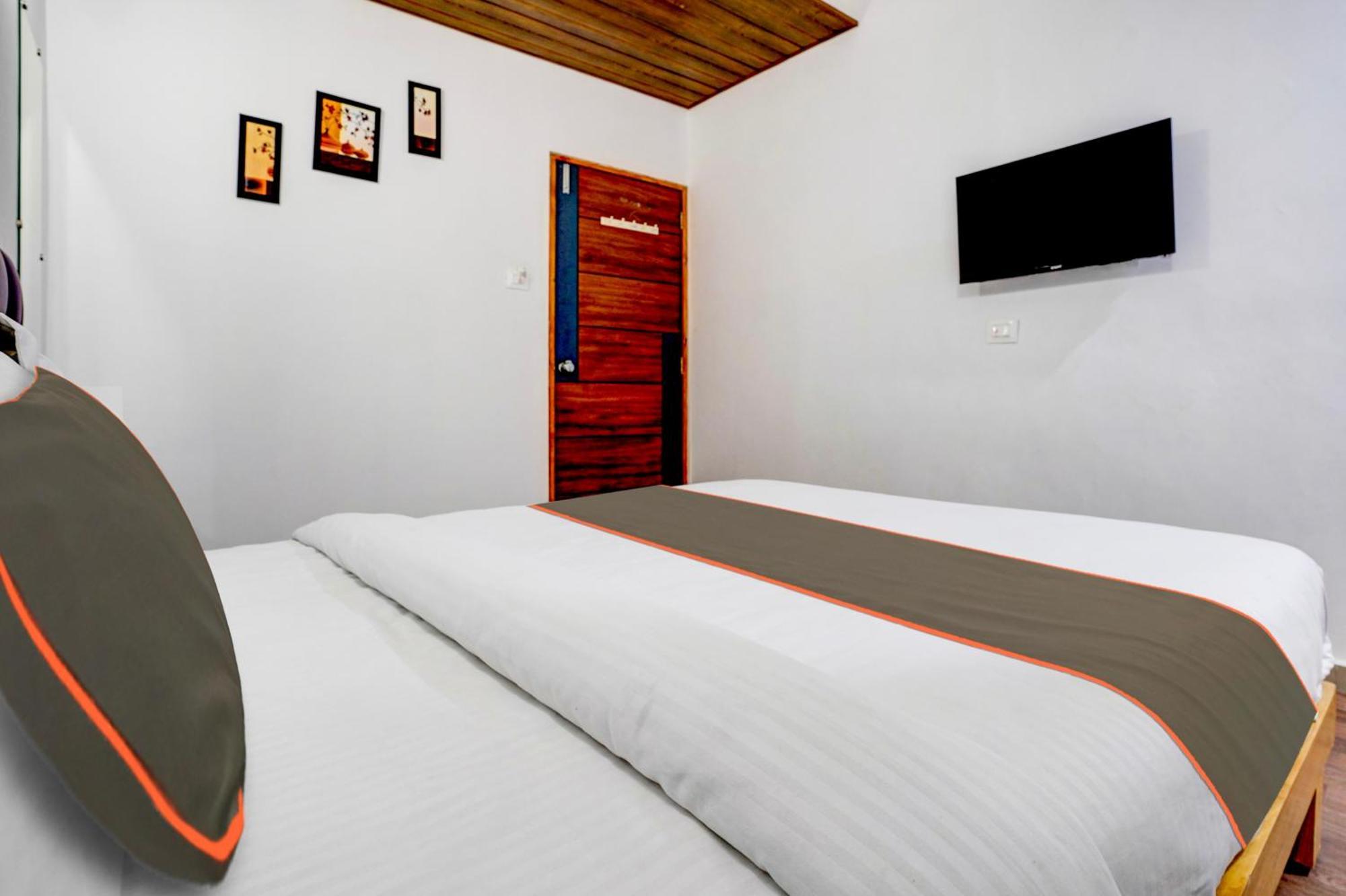 Hotel Silk, Premier Budget Friendly Luxury Hotel In Surat, Perfect For Families, Couples And Business Travelers Exterior foto